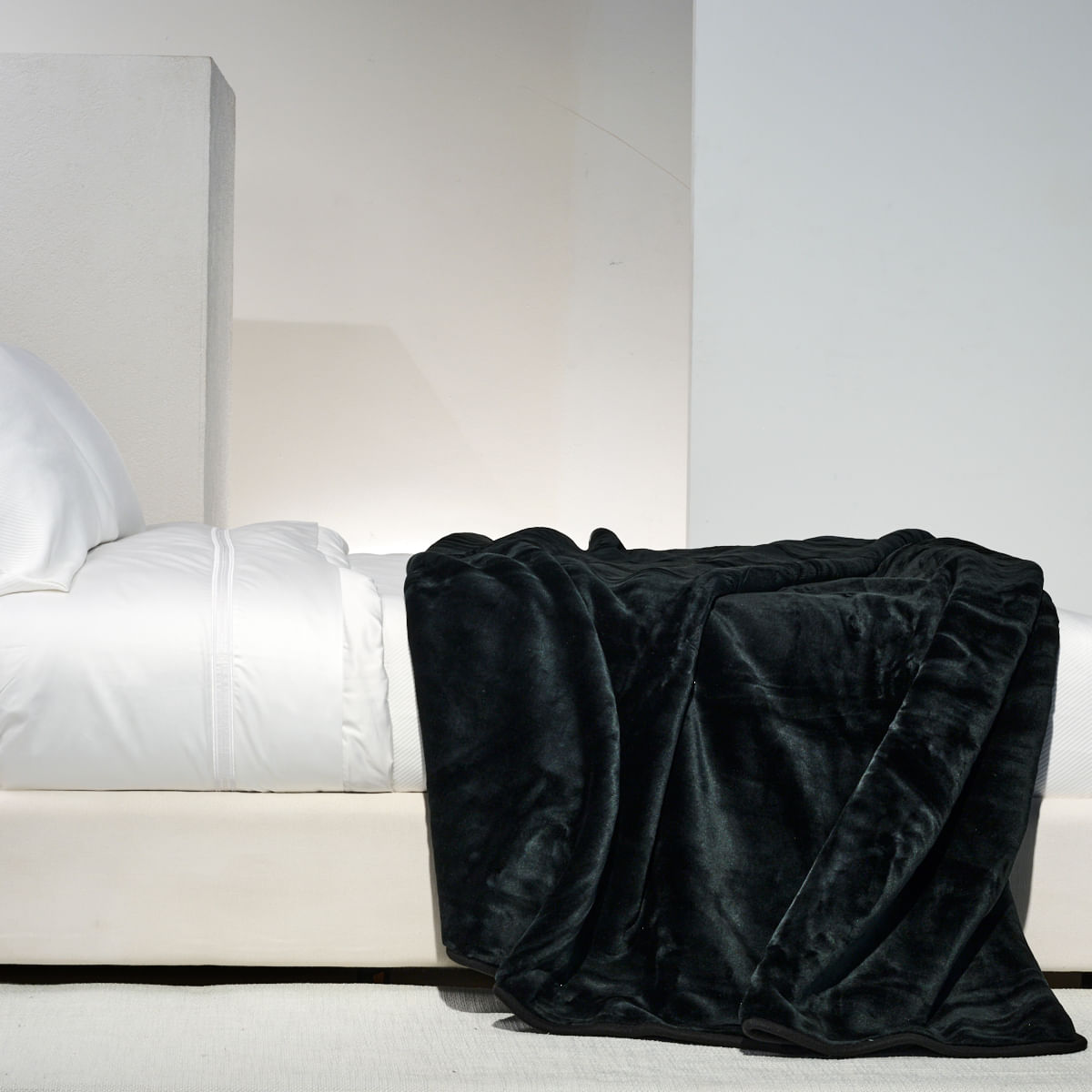 01 04 0037 Cobertor Espanhol Belpla Preto 001